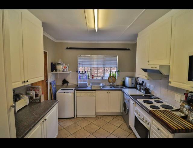 3 BEDROOM SIMPLEX SOLD IN MAGALIESKRUIN
